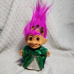 Queen Troll Doll Camelot Arthur Guinevere Royal FUSCIA Hair Russ New